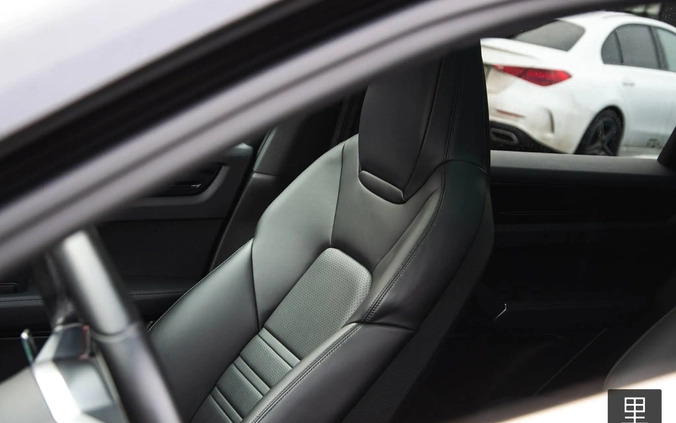 Porsche Cayenne cena 322000 przebieg: 71037, rok produkcji 2018 z Jeziorany małe 497
